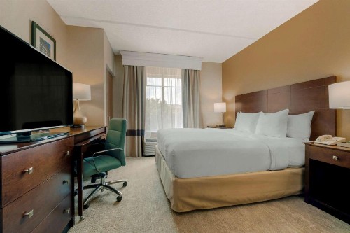 Comfort Suites Near Universal Orlando Resort - image 25
