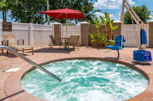 Comfort Suites Near Universal Orlando Resort - image 34