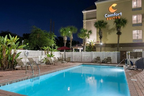 Comfort Suites Near Universal Orlando Resort - image 35