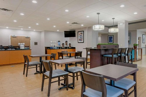 Comfort Suites Near Universal Orlando Resort - image 43
