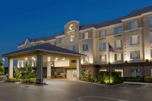 Comfort Suites Near Universal Orlando Resort - image 45