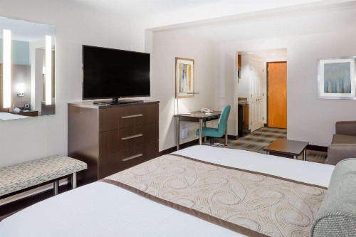 Wingate By Wyndham - Orlando International Airport - image 10