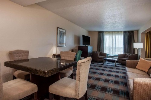 Wingate By Wyndham - Orlando International Airport - image 2