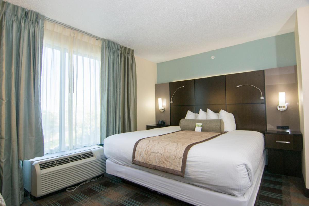 Wingate By Wyndham - Orlando International Airport - image 3