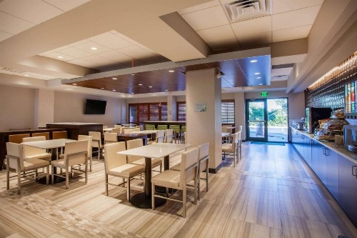 Wingate By Wyndham - Orlando International Airport - image 5