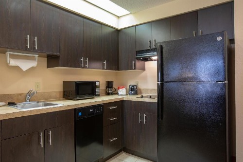 staySky Suites I-Drive Orlando Near Universal - image 5