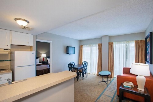 Enclave Suites a staySky Hotel & Resort - image 28
