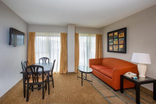 Enclave Suites a staySky Hotel & Resort - image 37