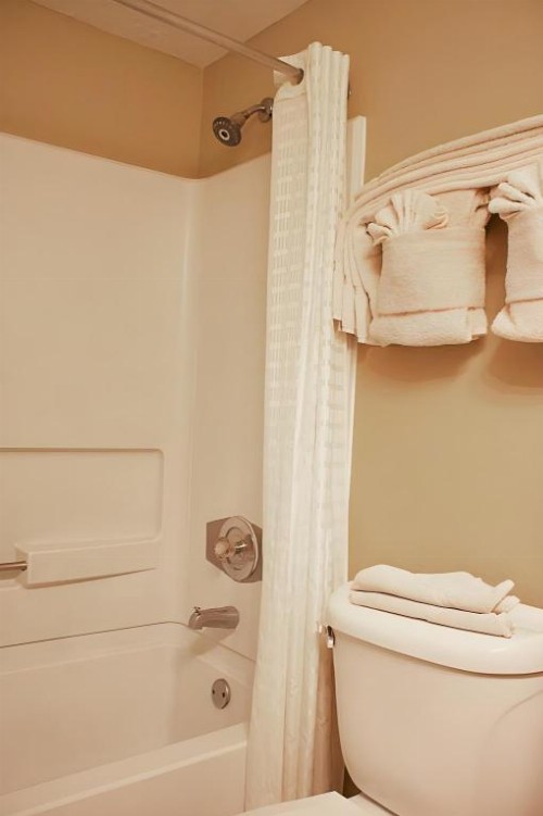 Enclave Suites a staySky Hotel & Resort - image 39