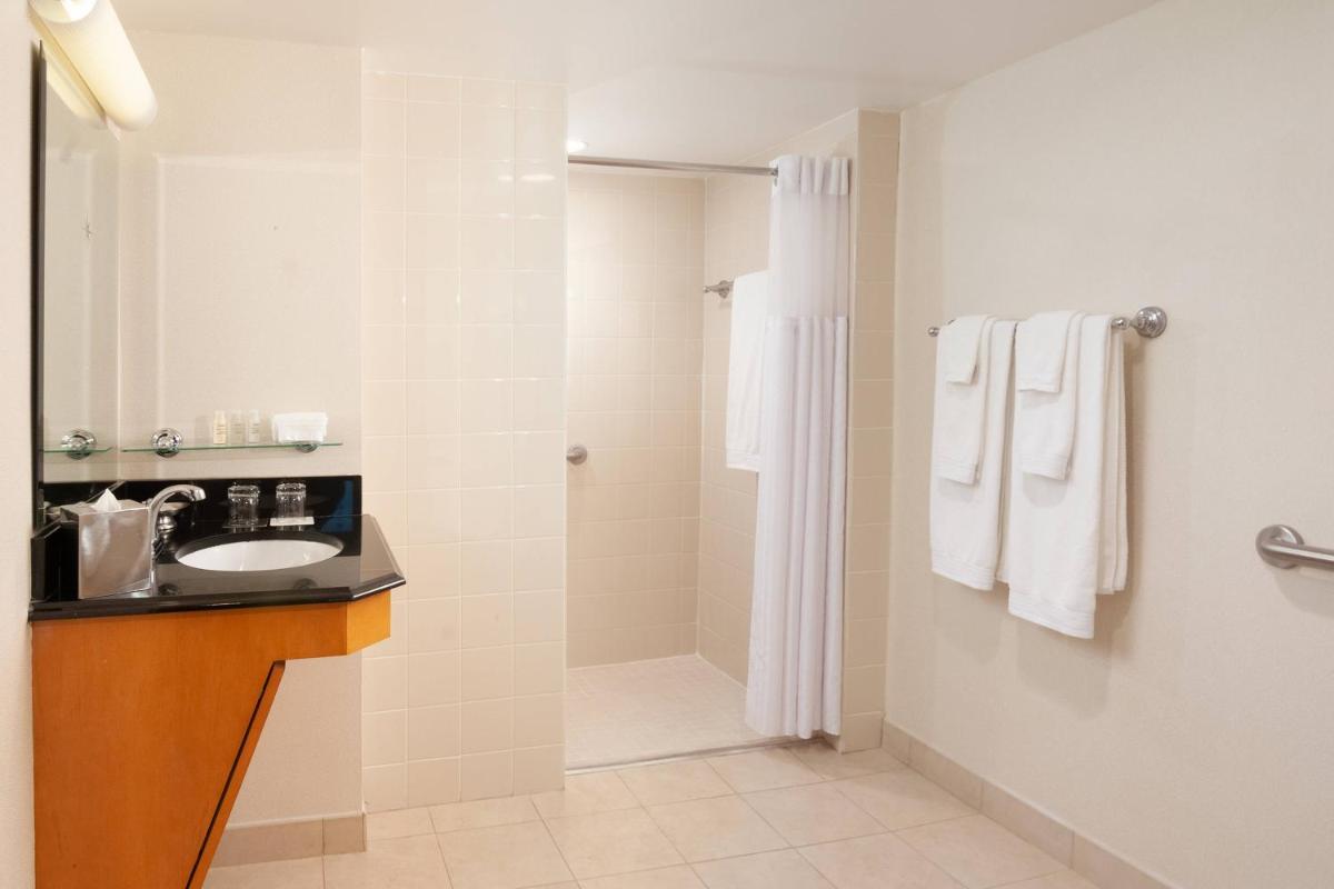 Renaissance Orlando Airport Hotel - image 7