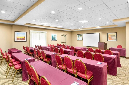 Comfort Suites Orlando Airport - image 3