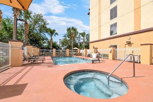 Comfort Suites Orlando Airport - image 5
