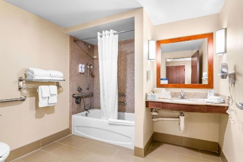 Comfort Suites Orlando Airport - image 8