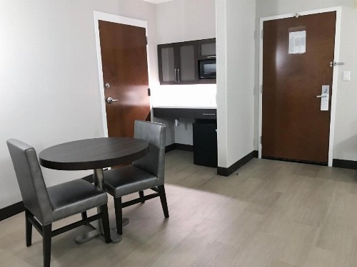 Ramada by Wyndham Suites Orlando Airport - image 11