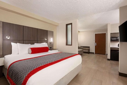 Ramada by Wyndham Suites Orlando Airport - image 17