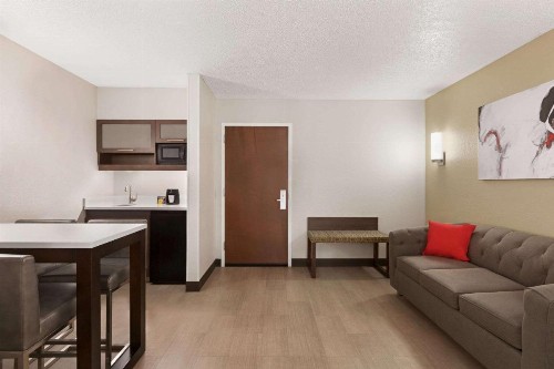 Ramada by Wyndham Suites Orlando Airport - image 30