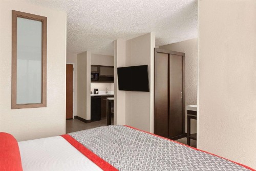 Ramada by Wyndham Suites Orlando Airport - image 43