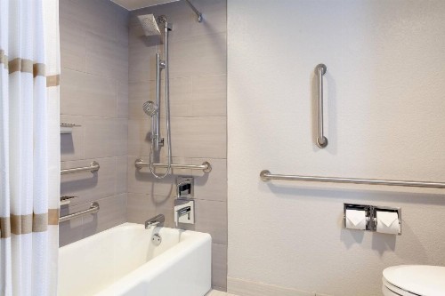 Marriott Orlando Airport Lakeside - image 17