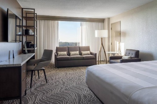 Marriott Orlando Airport Lakeside - image 9