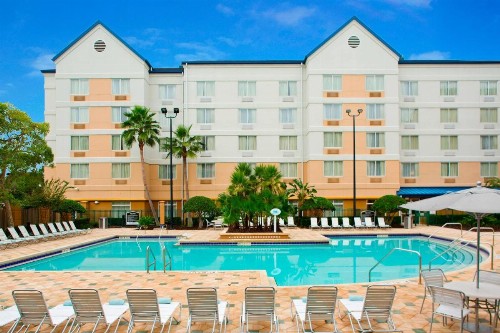 Fairfield Inn & Suites by Marriott Orlando Lake Buena Vista in the Marriott Village - image 1
