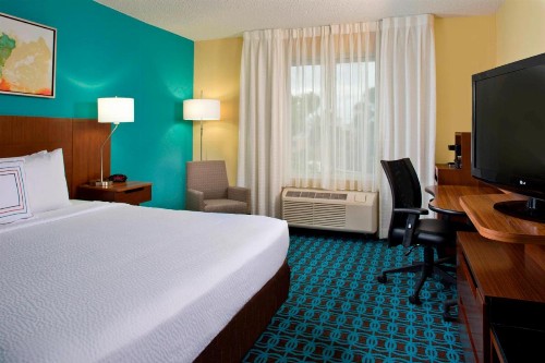Fairfield Inn & Suites by Marriott Orlando Lake Buena Vista in the Marriott Village - image 15