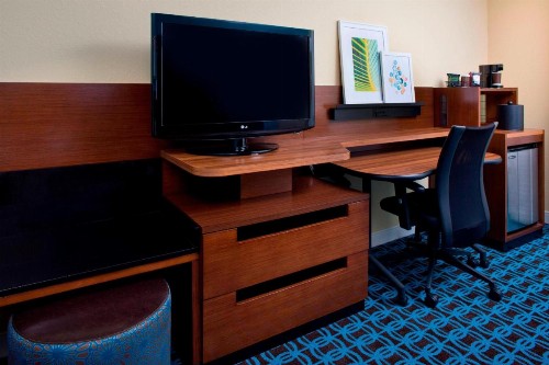 Fairfield Inn & Suites by Marriott Orlando Lake Buena Vista in the Marriott Village - image 4