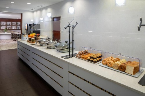 SpringHill Suites by Marriott Orlando Convention Center - image 25