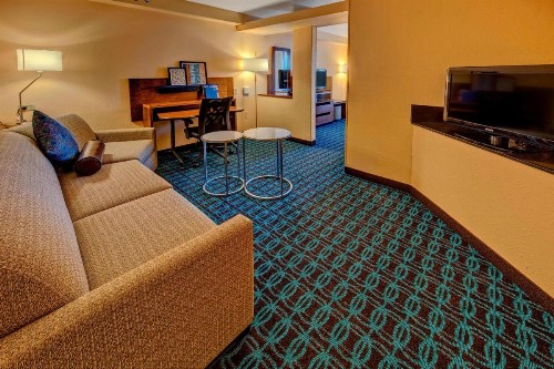 Fairfield Inn and Suites by Marriott Orlando Near Universal Orlando - image 16