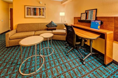 Fairfield Inn and Suites by Marriott Orlando Near Universal Orlando - image 17