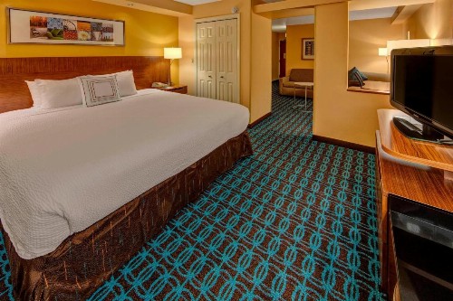 Fairfield Inn and Suites by Marriott Orlando Near Universal Orlando - image 18