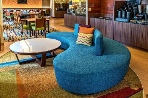 Fairfield Inn and Suites by Marriott Orlando Near Universal Orlando - image 4
