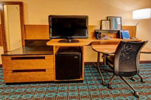 Fairfield Inn and Suites by Marriott Orlando Near Universal Orlando - image 5