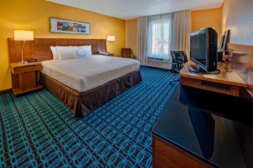 Fairfield Inn and Suites by Marriott Orlando Near Universal Orlando - image 7