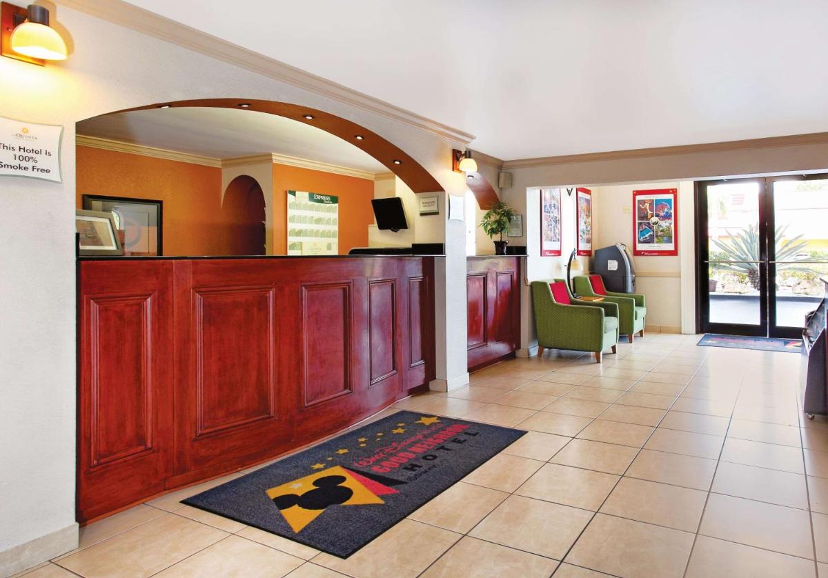 La Quinta Inn by Wyndham Orlando International Drive North - image 2
