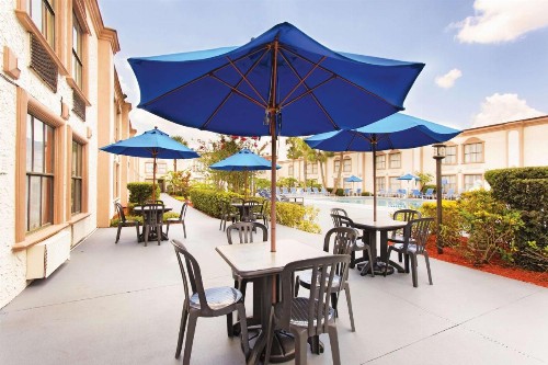 La Quinta Inn by Wyndham Orlando International Drive North - image 3