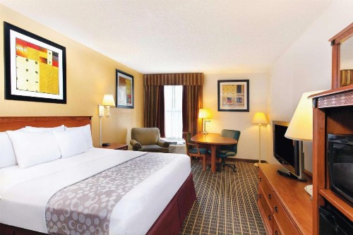 La Quinta Inn by Wyndham Orlando International Drive North - image 40