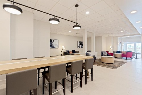 Holiday Inn & Suites Across From Universal Orlando an IHG Hotel - image 16