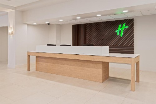 Holiday Inn & Suites Across From Universal Orlando an IHG Hotel - image 28