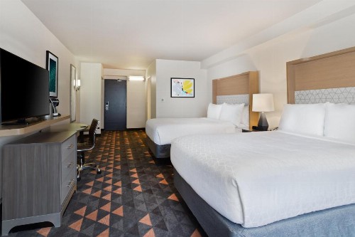 Holiday Inn & Suites Across From Universal Orlando an IHG Hotel - image 37