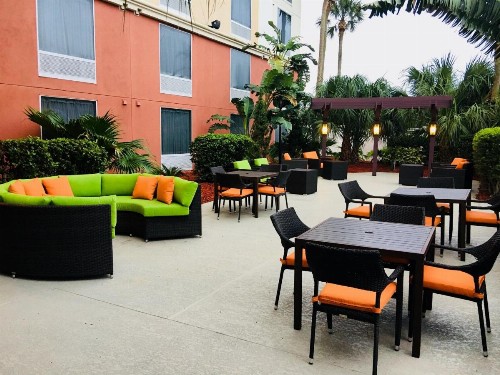 Holiday Inn & Suites Across From Universal Orlando an IHG Hotel - image 48