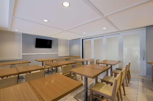 Sonesta ES Suites Orlando International Drive - image 32