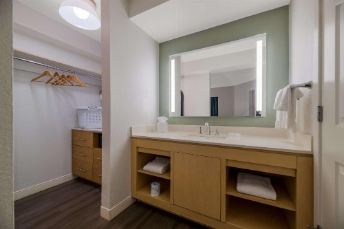 Sonesta ES Suites Orlando International Drive - image 8