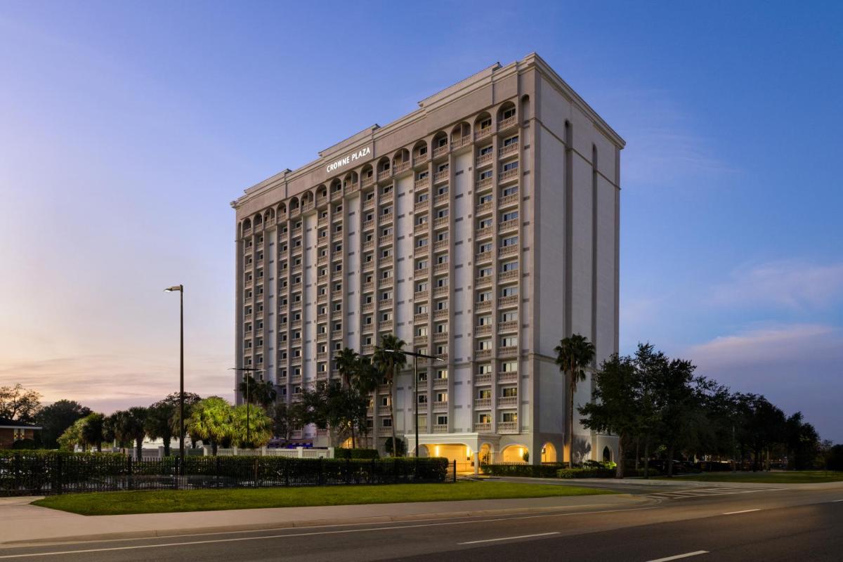 Crowne Plaza Hotel Orlando Downtown an IHG Hotel - image 3