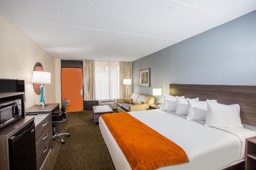 Days Inn & Suites by Wyndham Orlando Airport - image 25