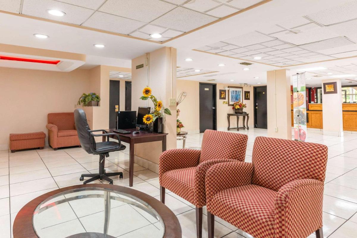 Quality Inn & Suites Orlando Airport - image 2