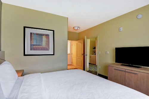 Hilton Garden Inn Orlando Lake Buena Vista - image 2