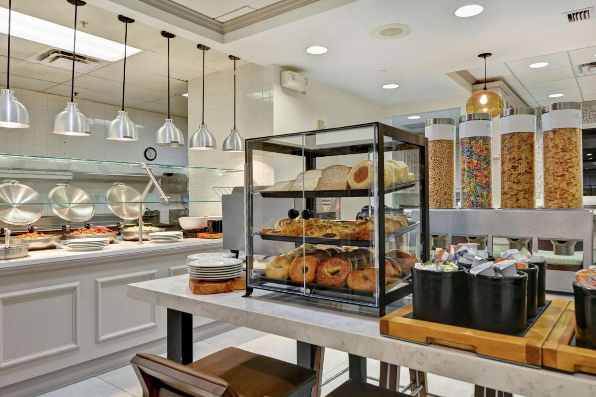 Hilton Garden Inn Orlando Lake Buena Vista - image 4