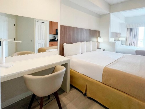 The Point Hotel & Suites Universal - image 4