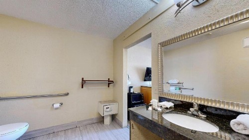 Days Inn by Wyndham Orlando Downtown - image 9