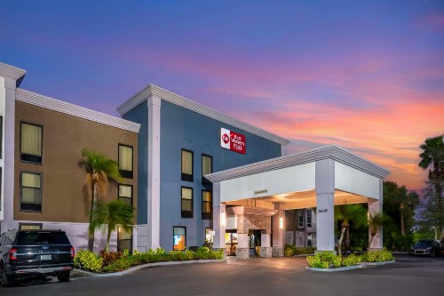 Best Western Plus Universal Inn - image 10